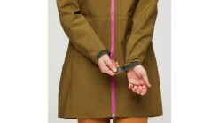 Cotopaxi Cielo Rain Trench - Women's 37 Cotopaxi Cielo Rain Trench - Women's -Cotopaxi Shop opplanet cotopaxi cielo rain trench womens oak small crt s23 oak w s av 5